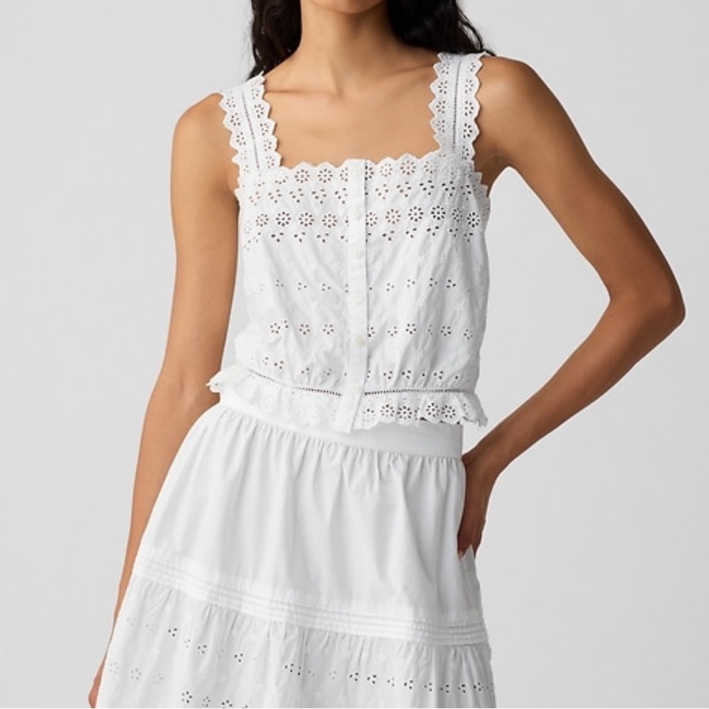Gap x DÔEN Cropped Eyelet Tank Top